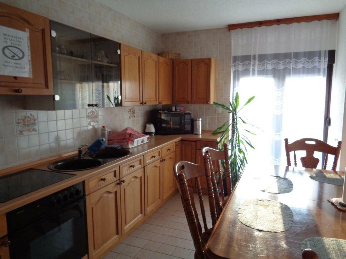 Sobe Rooms Amira Dubrave Gornje Habitación foto